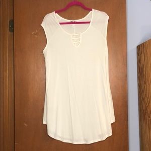 White shirt sleeve tunic